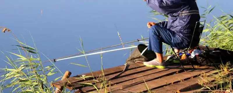 10米鱼竿怎么抛出去(10米鱼竿在抛竿时需要运用哪些技巧和方法呢)-会东网