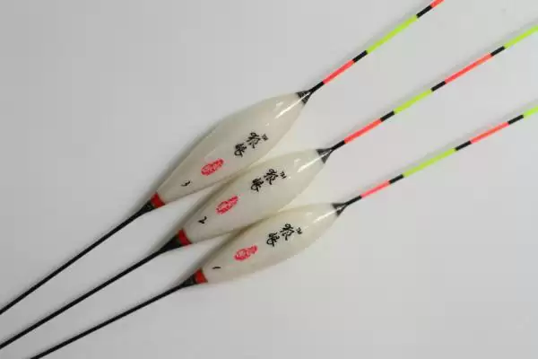 2.5号主线用多大吃铅浮漂(2.5号主线在不同水域该搭配多大吃铅浮漂呢)插图1