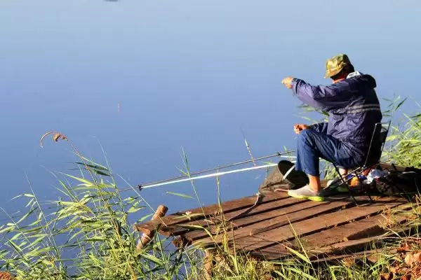 11月份钓深还是钓浅(11月份在不同水域钓鱼选择钓深还是钓浅呢)插图3 11月份钓深还是钓浅(11月份在不同水域钓鱼选择钓深还是钓浅呢)插图3