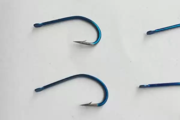 白狐鱼钩与丸世钩对比(白狐鱼钩和丸世钩在尺寸大小、拉力强度上对比如何)插图3