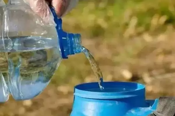 甲维虫螨腈一瓶可以兑多少水 ，甲维虫螨腈兑水量咋根据药剂规格定？插图2
