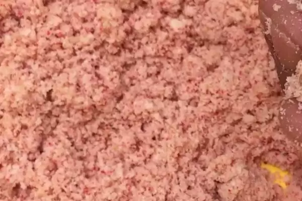 气温下降鲤鱼吃什么味型的饵料，甜饵及腥饵的选择依据插图7