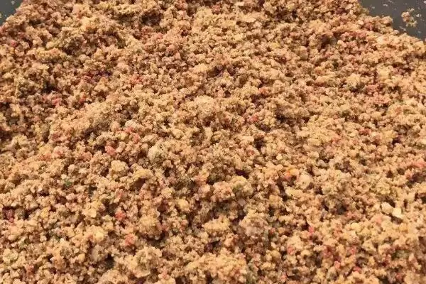 夏钓用蚯蚓还是红虫及二者使用要点？插图8