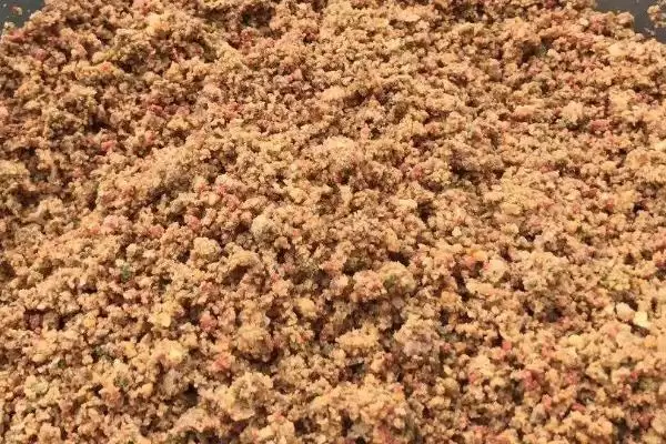 台钓鲤鱼如何有效调漂？先重铅找底再修剪铅皮插图4