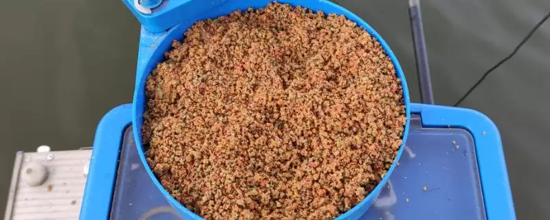 夏钓窝料配方：麦麸、豆粉等材料配制要点？-会东网