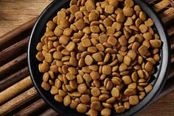 挑选好狗粮方法介绍(挑选好狗粮重要的是看配料表)?插图3 挑选好狗粮方法介绍(挑选好狗粮重要的是看配料表)?插图3