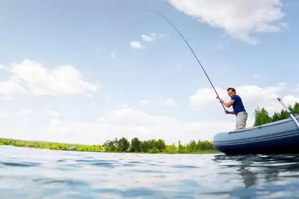 黑漂的含义相关情况介绍(黑漂是什么意思，指浮漂全部被鱼拉入水中)？插图2