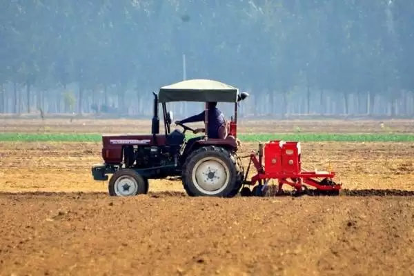 小麦适宜播种量及半冬性品种播种量(小麦适宜播量多少及半冬性品种)？插图3
