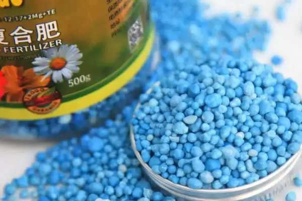 复合肥料施用时，选择合适浓度为什么如此重要？施用方法还有哪些注意事项？插图2