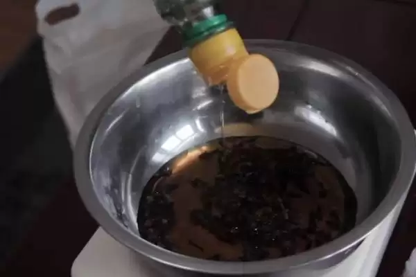 丁香油加入饵料钓鱼情况,丁香油可以加入饵料用于钓鱼吗插图1