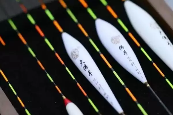 钓鱼浮漂的选择方法,钓鱼怎么根据情况选择合适浮漂插图2 钓鱼浮漂的选择方法,钓鱼怎么根据情况选择合适浮漂插图2