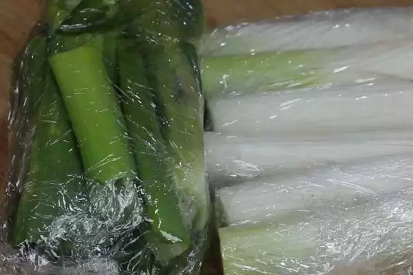 葱有哪些保存的方法和方式呢,葱的保存方法插图3 葱有哪些保存的方法和方式呢,葱的保存方法插图3