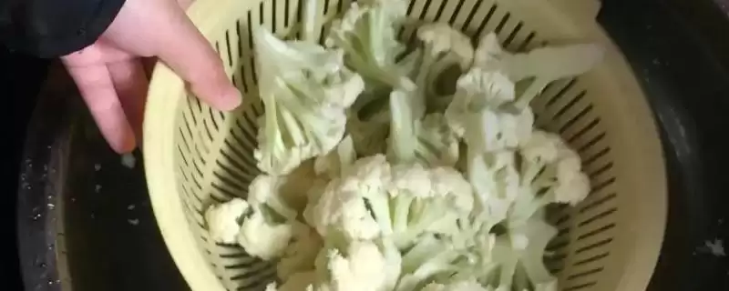 花菜清洗方法牙刷刷后盐水泡好吗,花菜怎样清洗，牙刷流水刷再泡盐水？-会东网