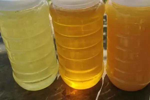 槐花蜜颜色问结晶后呈乳白色,槐花蜜是白色的吗，结晶后颜色如何？插图1