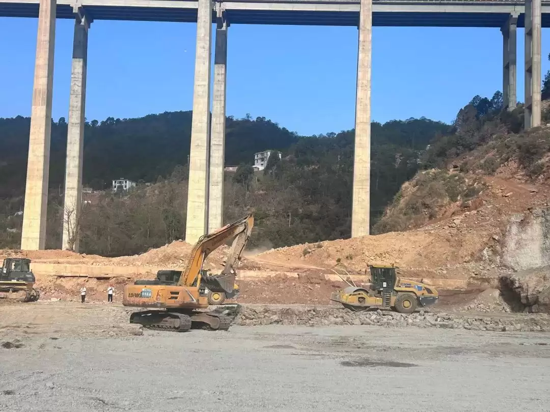 会东两岔河水库(一期)工程:昼夜施工,奏响建设强音插图2 会东两岔河水库(一期)工程:昼夜施工,奏响建设强音插图2