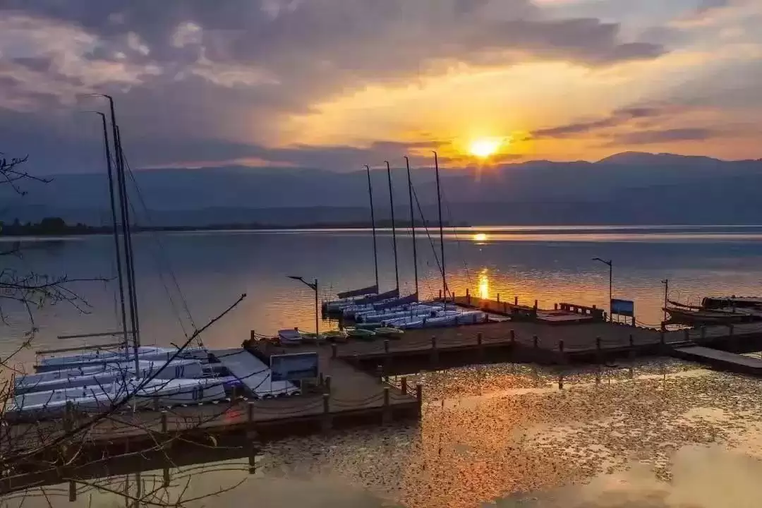 西昌:在邛海波光与泸山翠影间,邂逅一场诗意栖居插图6 西昌:在邛海波光与泸山翠影间,邂逅一场诗意栖居插图6