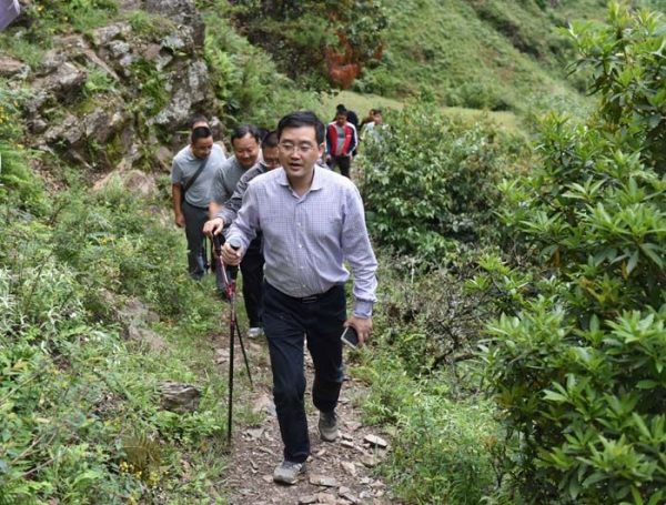 川滇明珠会东网新闻资讯:刘晓博下乡调研插图2 川滇明珠会东网新闻资讯:刘晓博下乡调研插图2