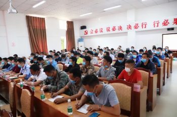 县委书记环江红到野租乡宣讲插图3