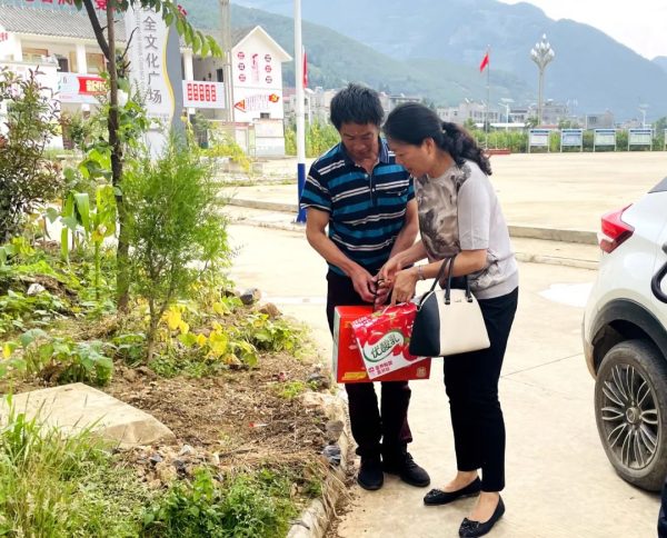 会东县干部职工走访慰问联系脱贫户、监测户！插图1