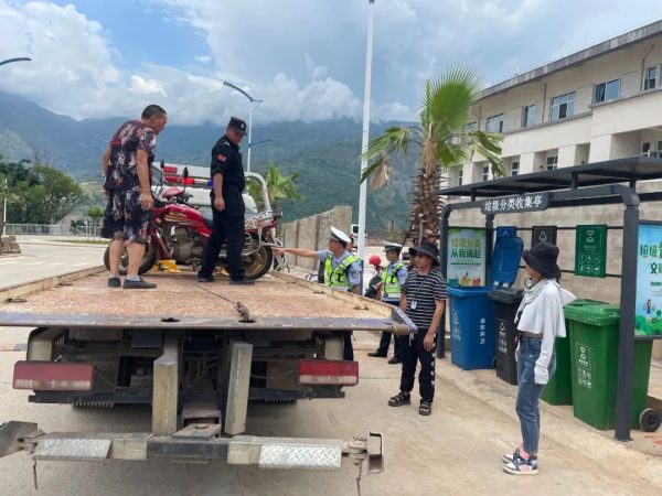 【基层动态】会东大崇镇开展占道经营、乱停乱放专项整治行动-会东网