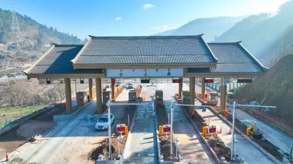 会东县迈进高速路时代，会东G4216线宜攀高速路插图1