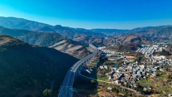 会东县迈进高速路时代，会东G4216线宜攀高速路插图5