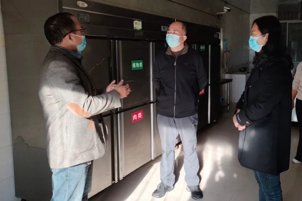 川滇明珠动态，12月10日，张亮到铁柳镇中心校食堂-会东网
