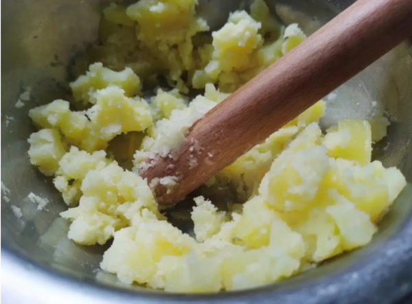 会东非遗洋芋粑粑（会东家喻户晓小吃洋芋粑粑）？插图