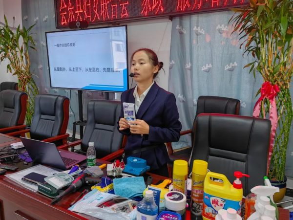 县妇联举办“家政、育婴员”服务培训班，助力妇女创业就业插图2