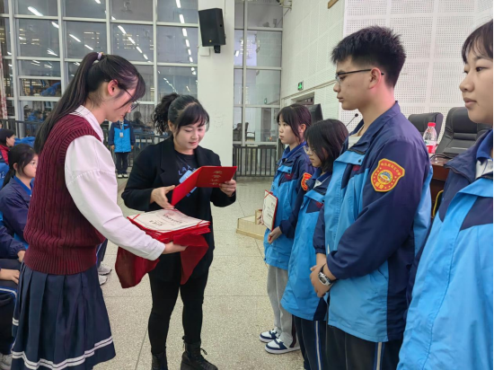 会东县和文中学举行学生会换届暨总结表彰大会插图7