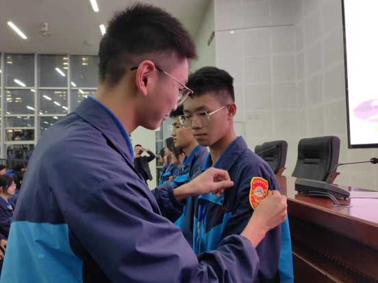 会东县和文中学举行学生会换届暨总结表彰大会插图9