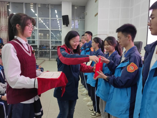 会东县和文中学举行学生会换届暨总结表彰大会插图6