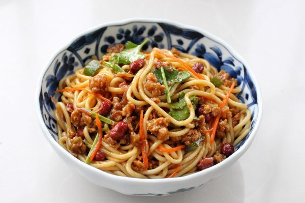 豆角炒肉拌面的做法?木瓜肉片炒毛豆的做法？插图1