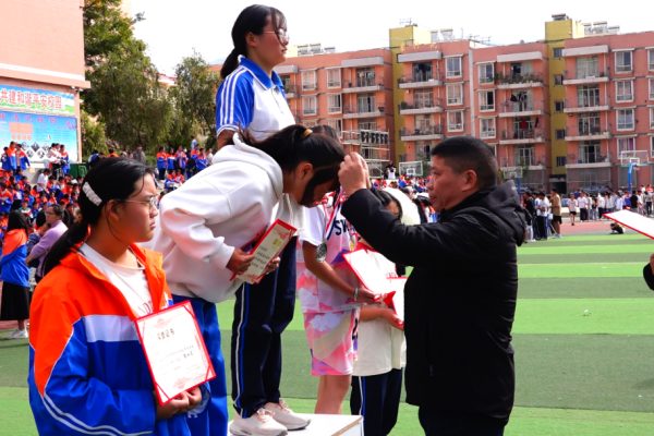 会东县大桥中学举行第40届冬季田径运动会插图5