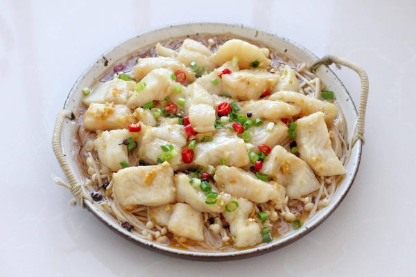 简单美味的香菇肉末炒酸菜和蒜泥蒸鱼肉制作教程插图4