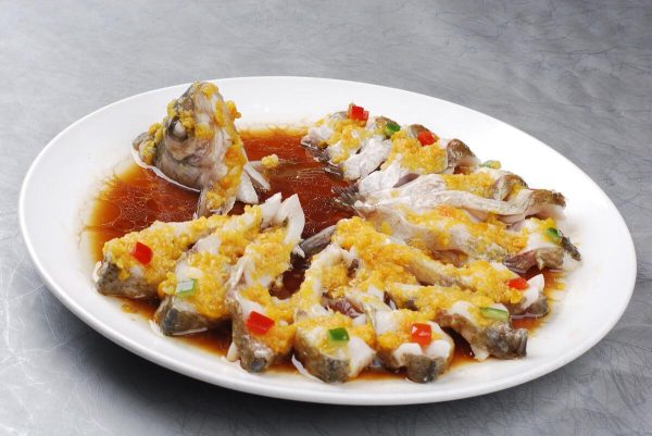 简单美味的香菇肉末炒酸菜和蒜泥蒸鱼肉制作教程插图5