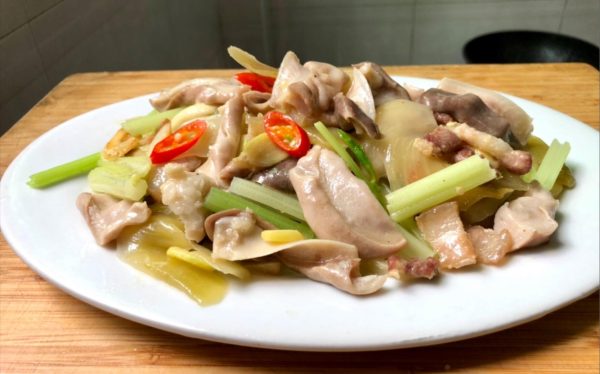 【会东网】豆豉蒸五花肉和酸菜炒猪肚条的做法插图5