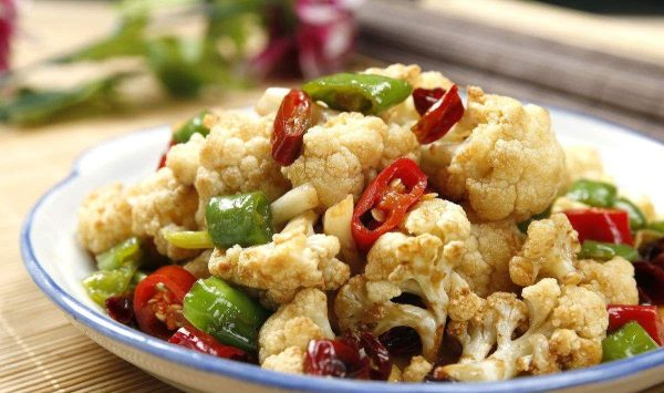 会东网美食专栏|番茄排骨面和花菜油豆腐炒鸡丁插图4