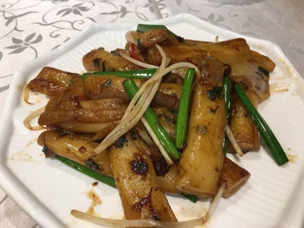 会东网：山药炒素肠、竹笋炒腊肉、萝卜炒肉、香焖鱼腩的做法插图2