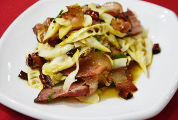 会东网：山药炒素肠、竹笋炒腊肉、萝卜炒肉、香焖鱼腩的做法插图3