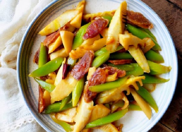 会东网：山药炒素肠、竹笋炒腊肉、萝卜炒肉、香焖鱼腩的做法插图4