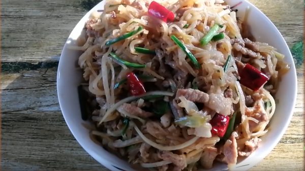 会东网：山药炒素肠、竹笋炒腊肉、萝卜炒肉、香焖鱼腩的做法插图6