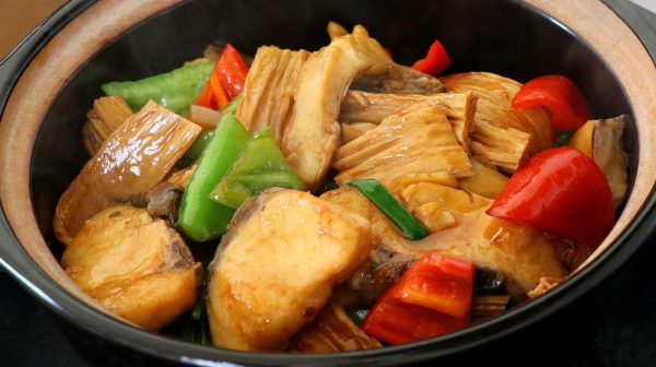 会东网：山药炒素肠、竹笋炒腊肉、萝卜炒肉、香焖鱼腩的做法插图9