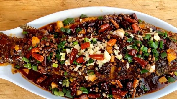 会东网美食丨川味炝锅鱼、肉丝花生凉粉、咸蛋黄烧茄子做法插图3