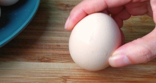 茶叶蛋制作方法:简单易学,鲜香入味的家常菜插图4 茶叶蛋制作方法:简单易学,鲜香入味的家常菜插图4