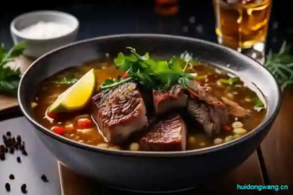 炖羊肉怎么炖好吃呢（炖制美味羊肉的方法）？插图1