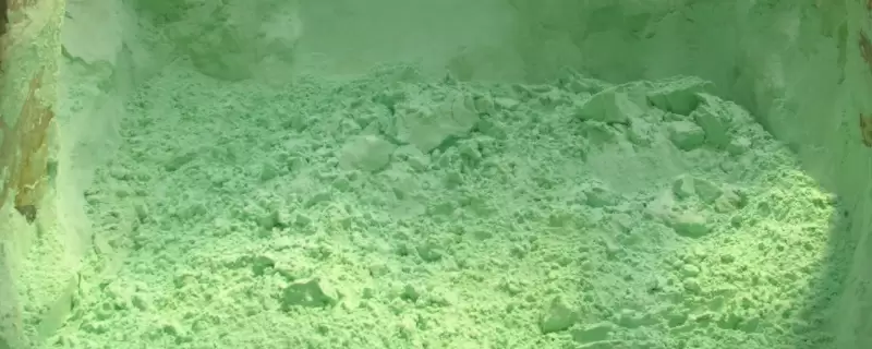 硫酸亚铁改良土壤的使用方法-会东网