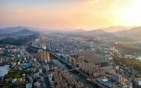 红色旅游热，会理迎八方游客-会东网