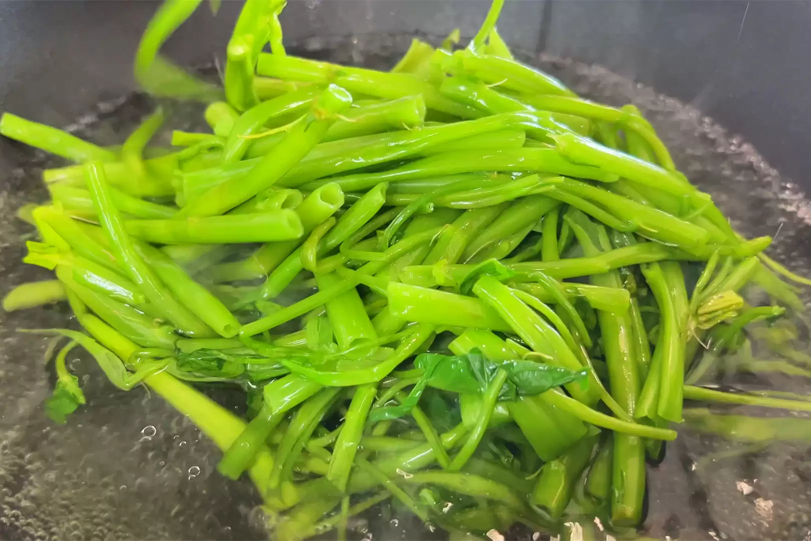 炒空心菜秘籍：三个窍门打造翠绿佳肴插图5