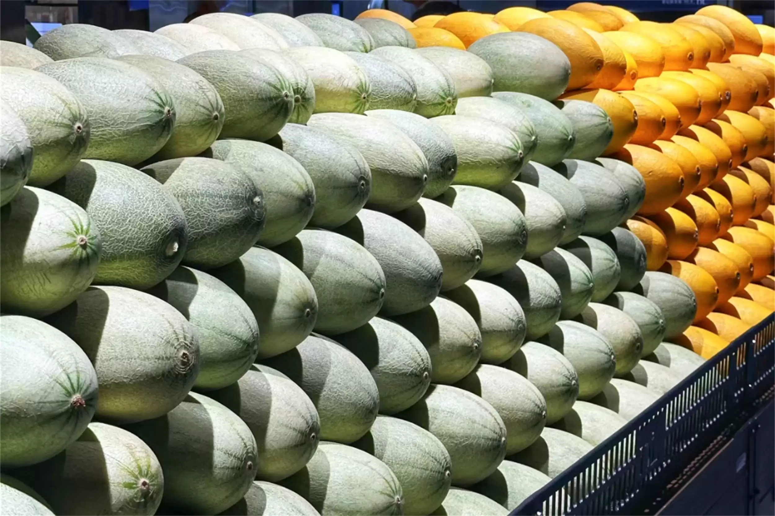 胖东来陈列美学：哈密瓜展示引惊叹插图11